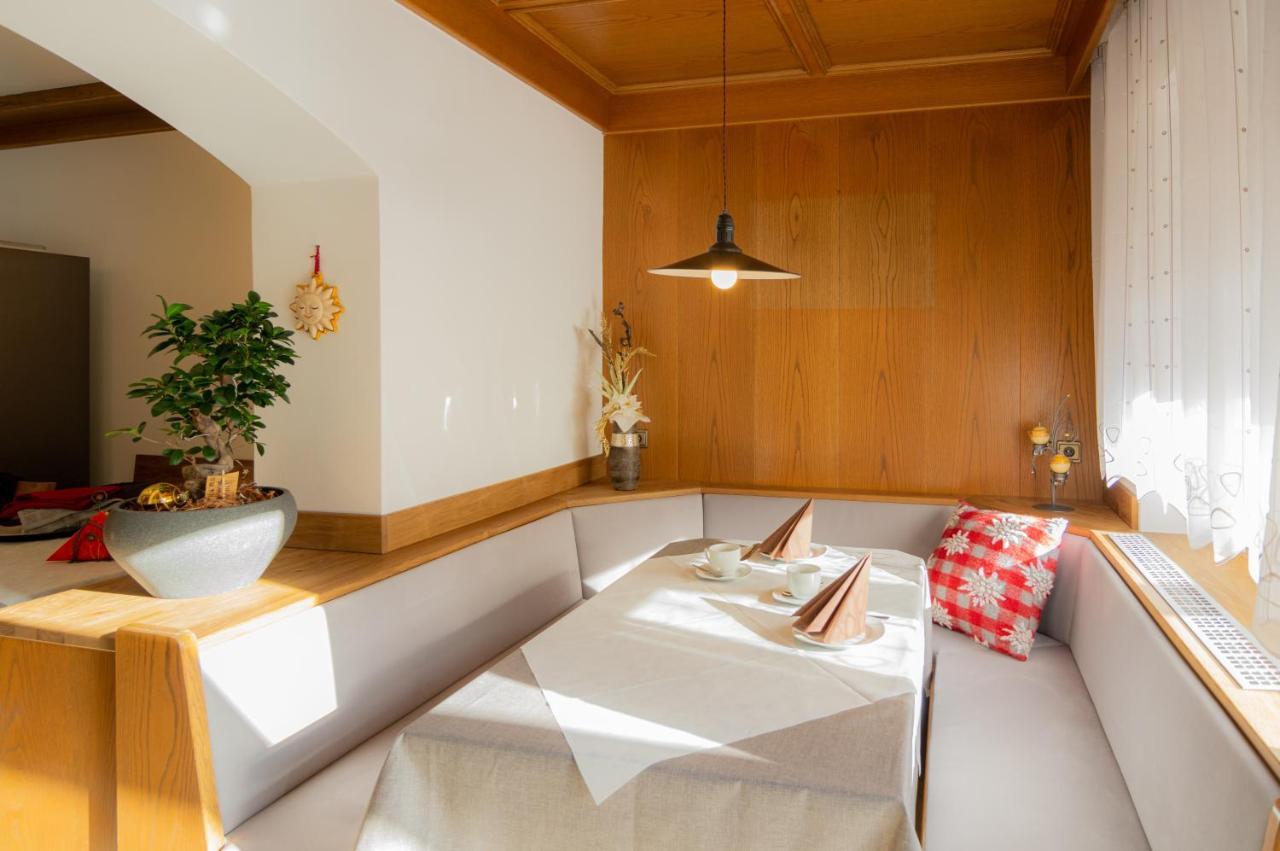 B&B Fruehlingsheim Racines Bagian luar foto