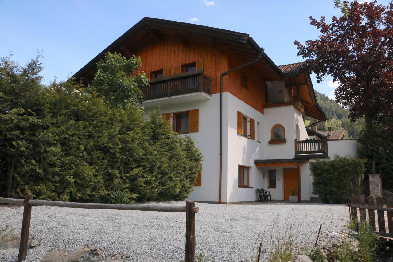 B&B Fruehlingsheim Racines Bagian luar foto